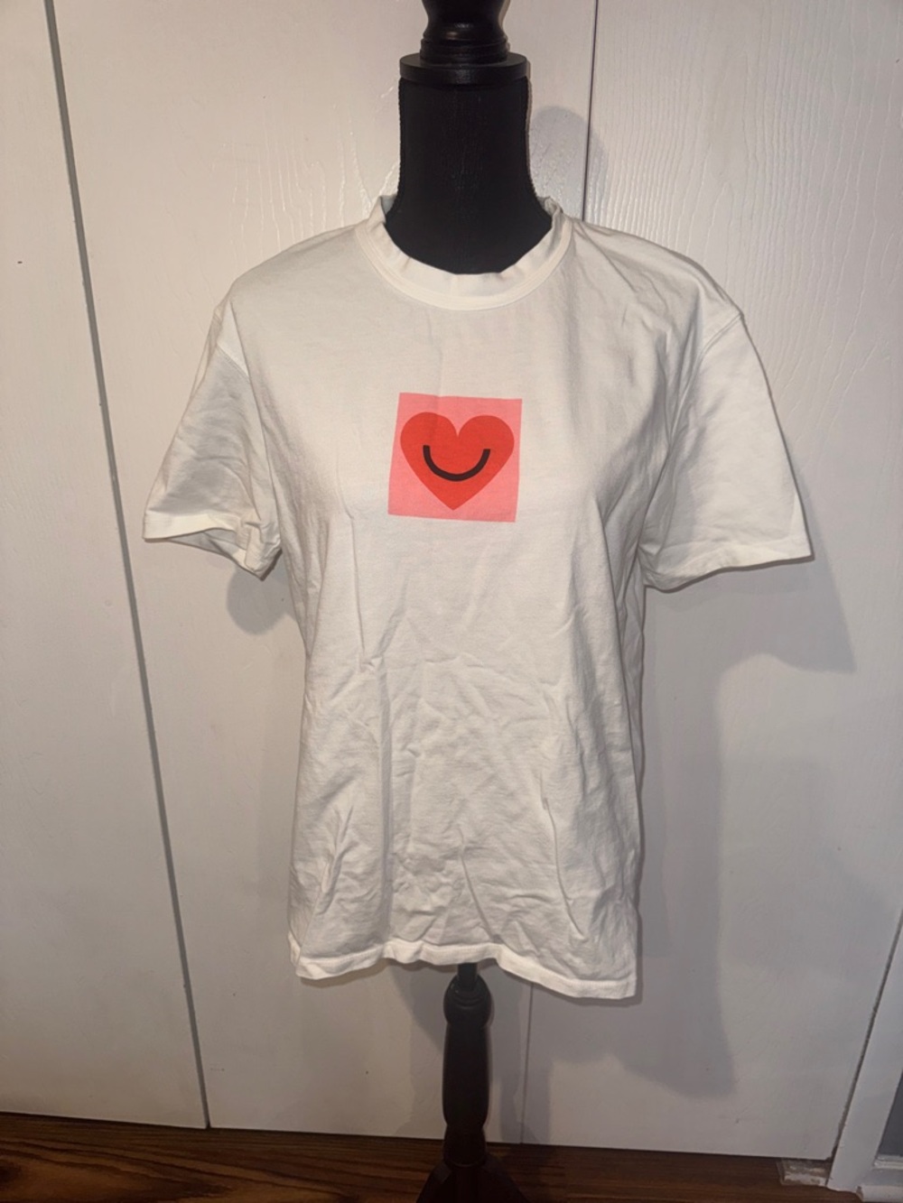 Zara White Short Sleeve Tee with Pink/Red Heart Graphic